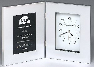 Polished silver aluminum clock with black engraving plate
